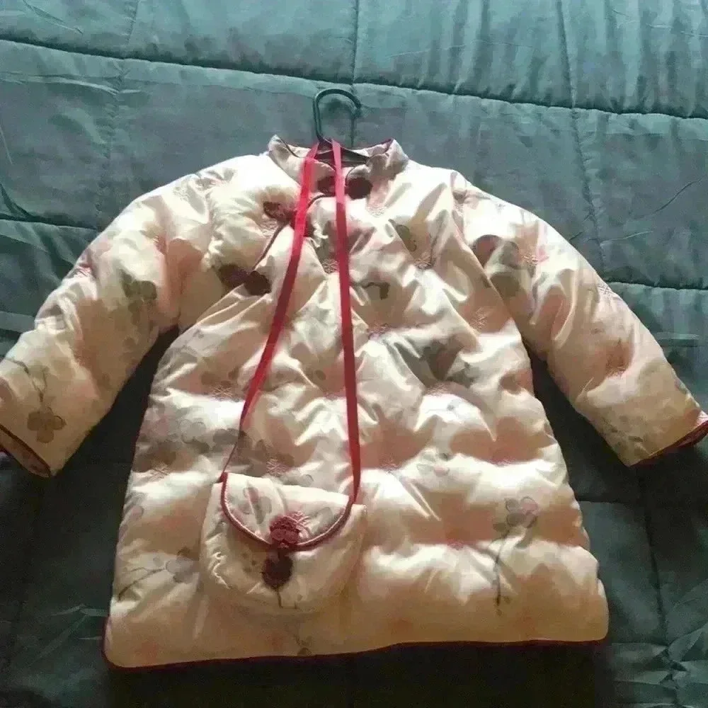 Girl’s QiPao Winter padded Top With Matching Crossbody Pouch(中式旗袍款小棉袄）